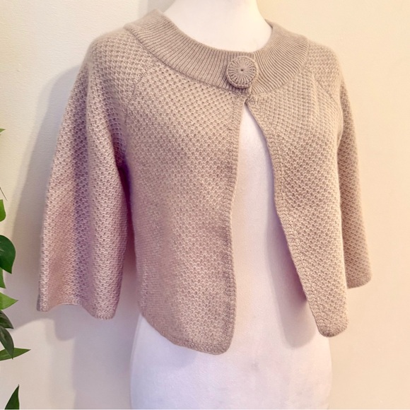 Cashmere Cape - Picture 3 of 5